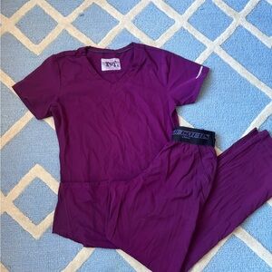 XS Skechers Women's Purple V-Neck Scrub Top and Pants Set